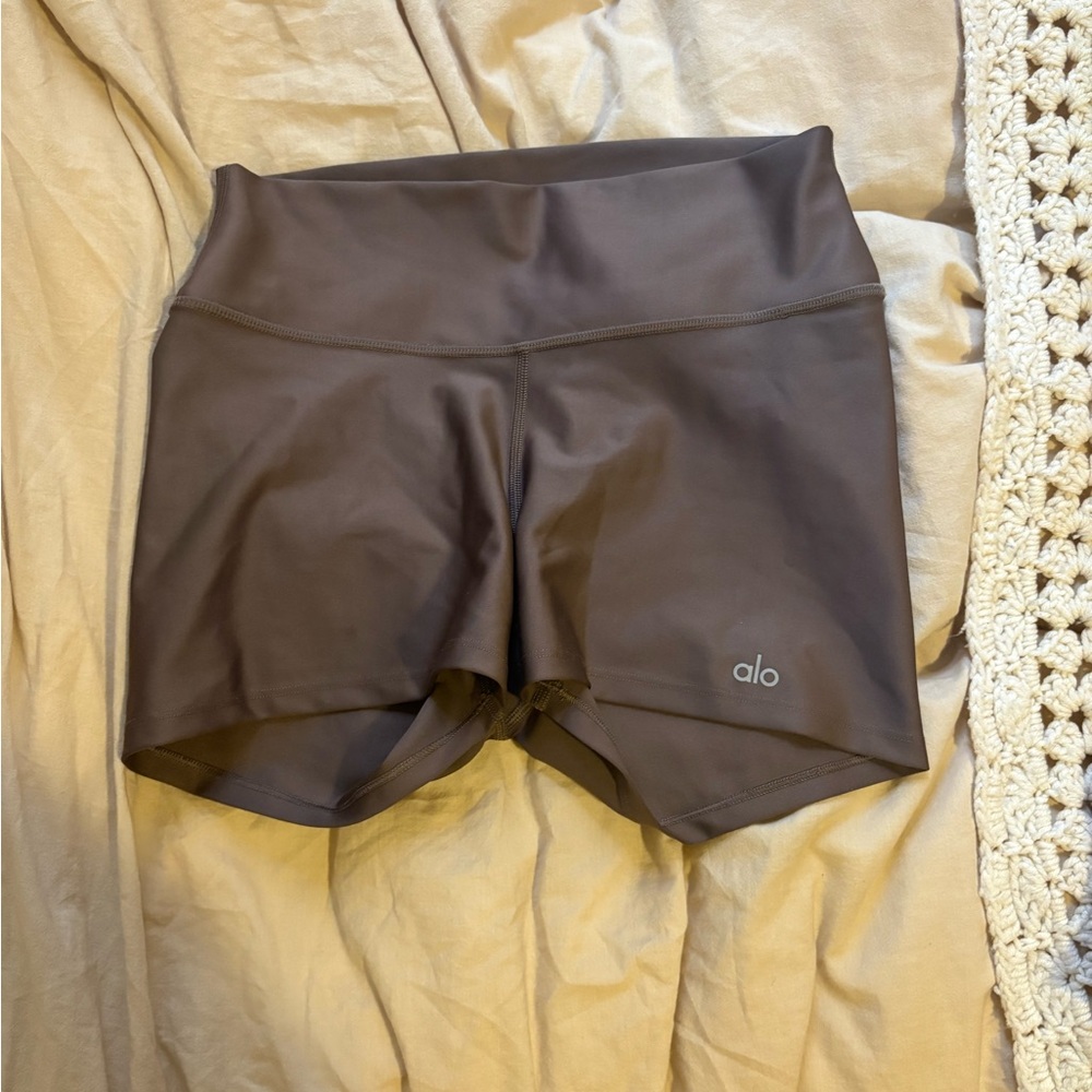 ALO Yoga High-Rise Bike Shorts — Dark Brown
